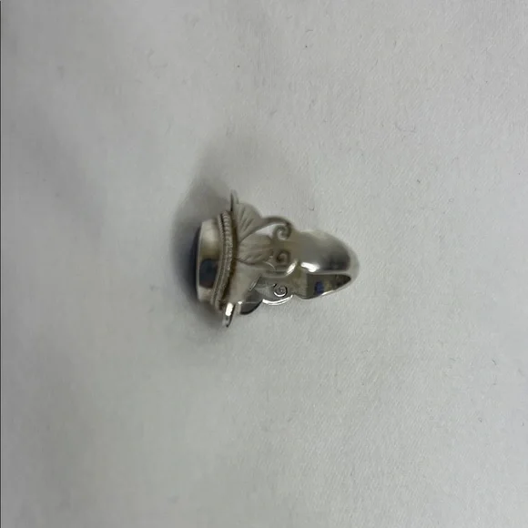 Sterling Silver and Blue Women's Ring Size 6.5 EUC - Picture 3 of 11